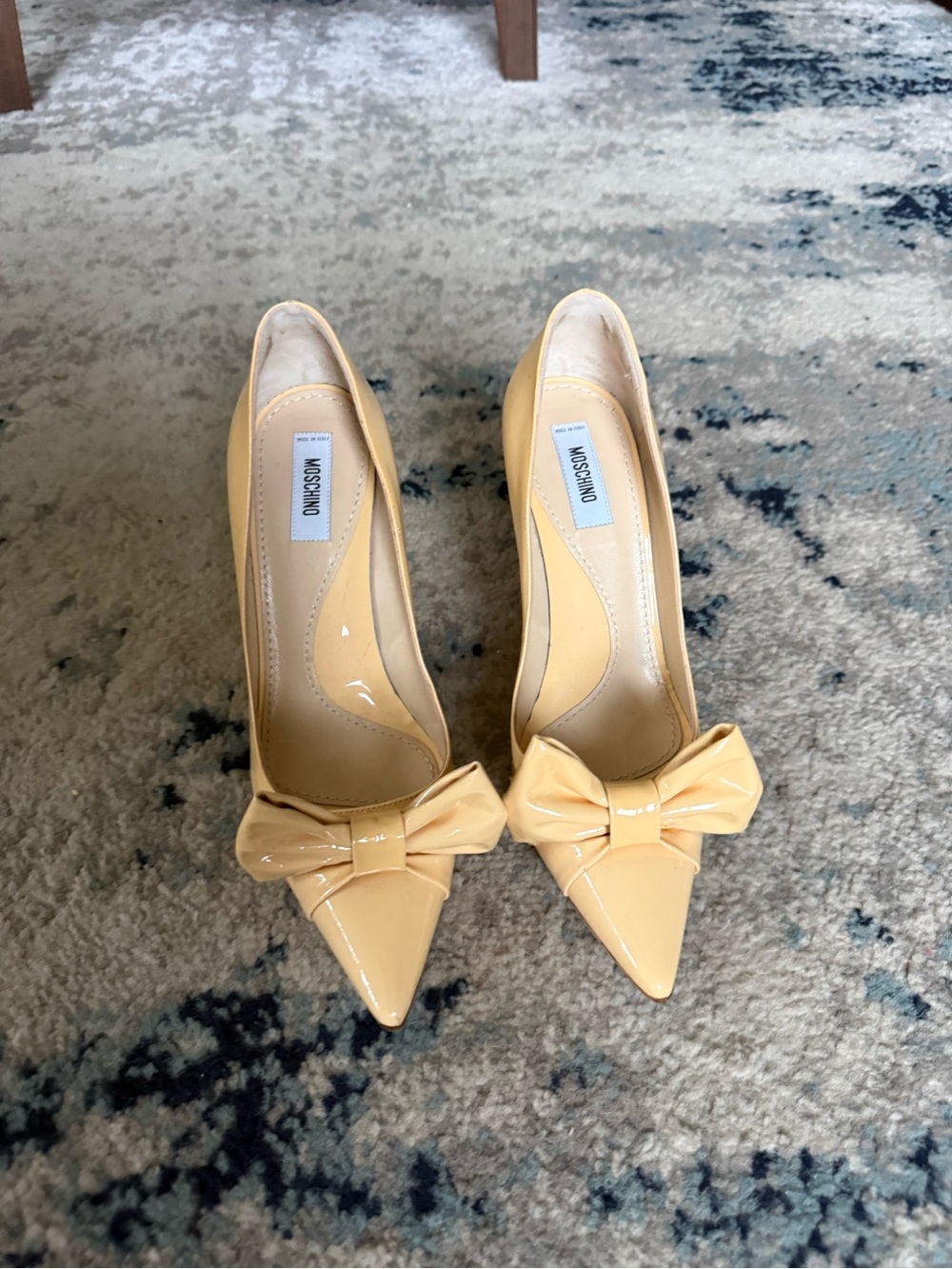 Moschino Patent Bow Pointed-Toe Pumps in Pale Yellow